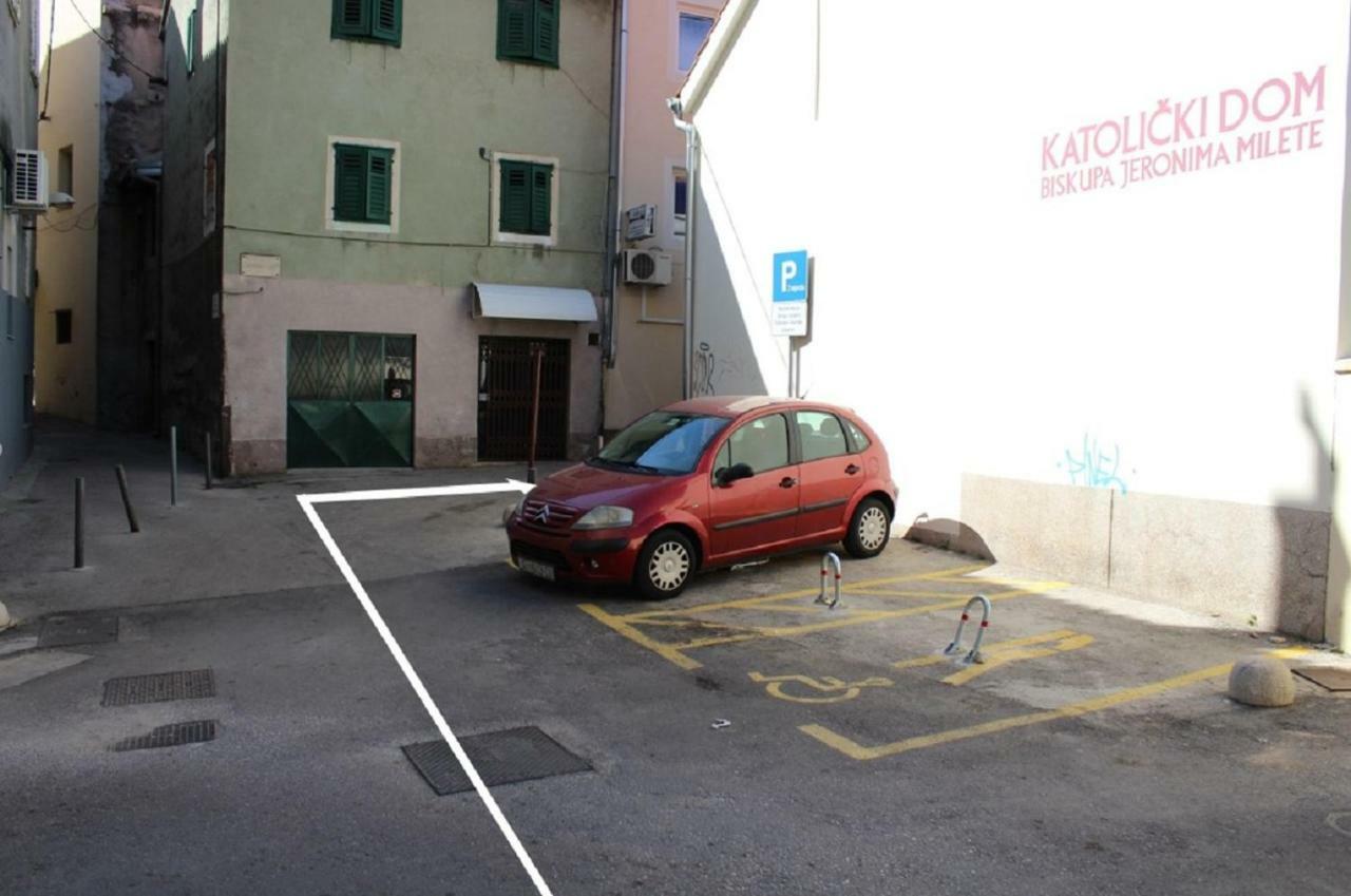 Apartment Karega Σίμπενικ Εξωτερικό φωτογραφία