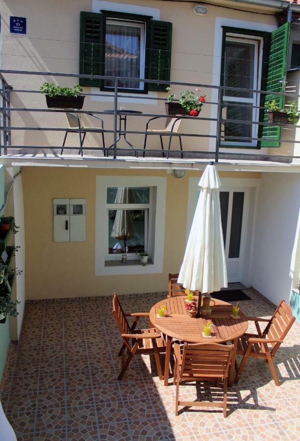 Apartment Karega Σίμπενικ Εξωτερικό φωτογραφία